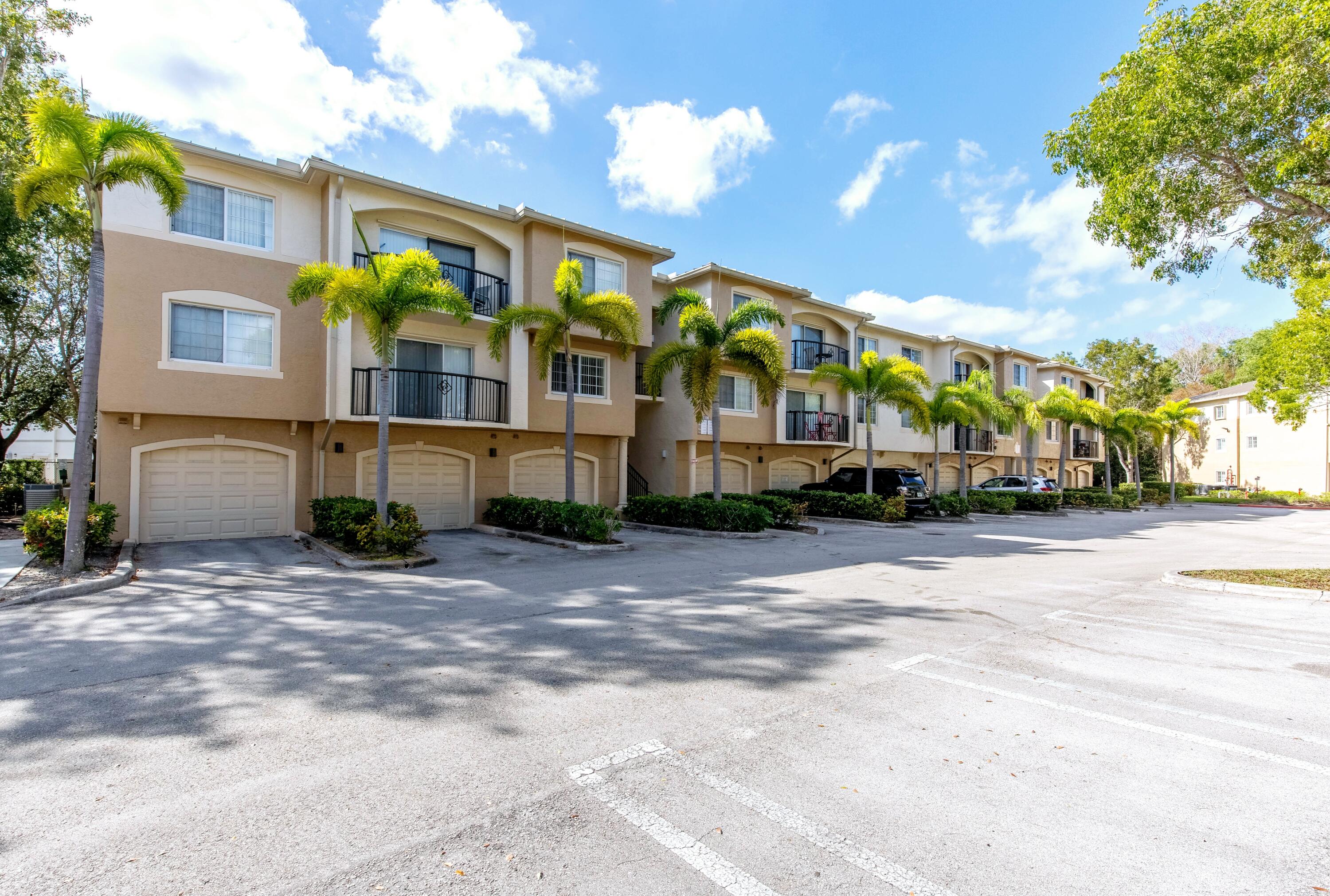 1100 Crestwood Court S # 1110, Royal Palm Beach FL 33411