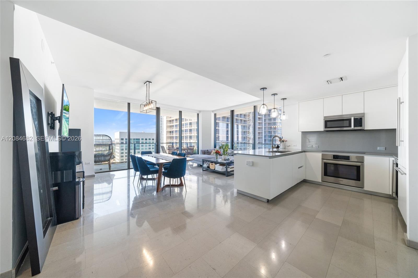 88 SW 7th St # 2312 — Photo 4