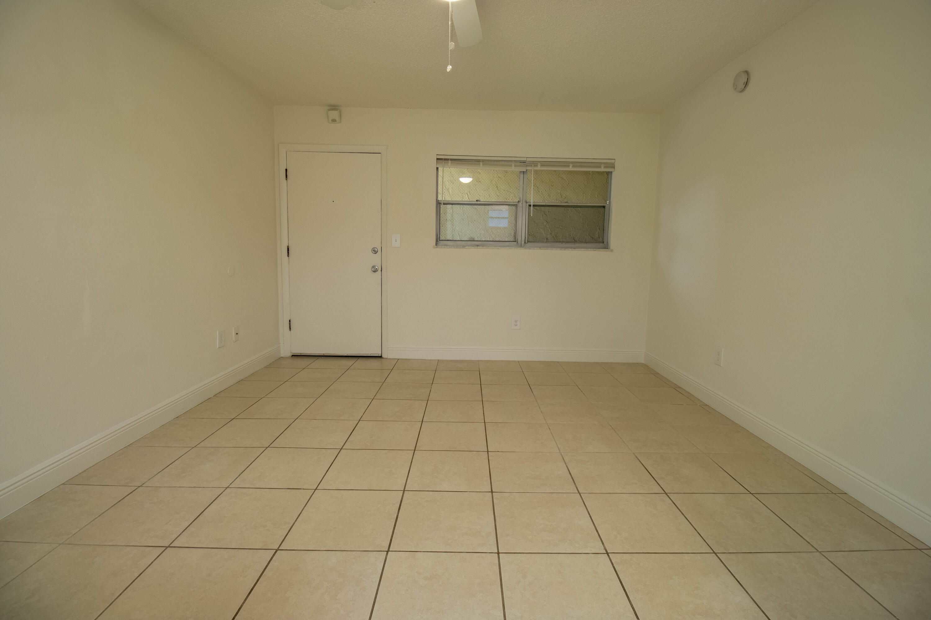 1507 ARGYLE Drive # 205 — Photo 2