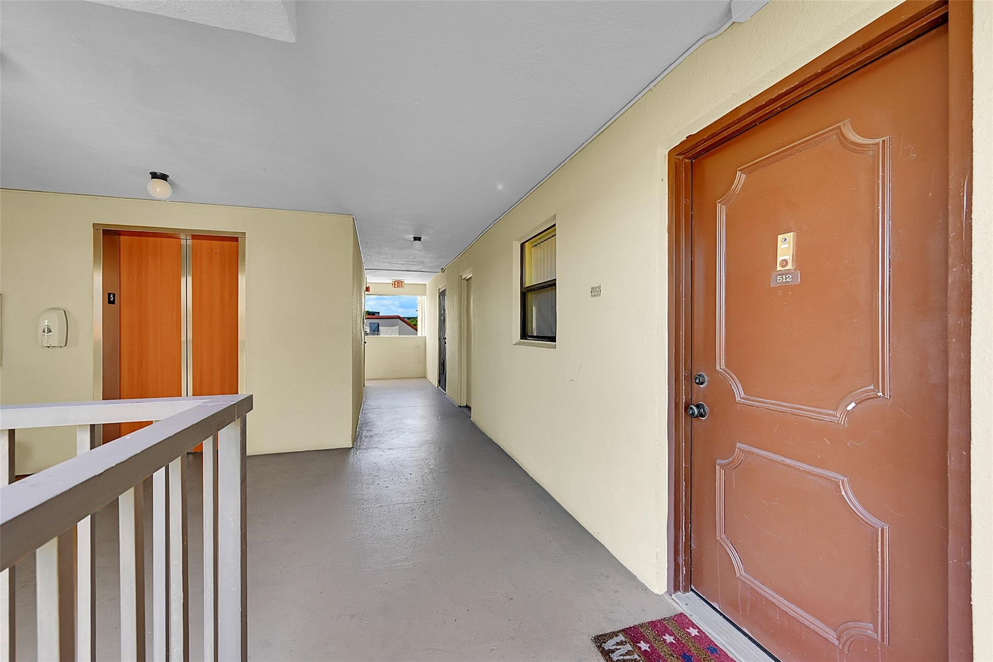 2304 S CYPRESS BEND Drive # 512 — Photo 3