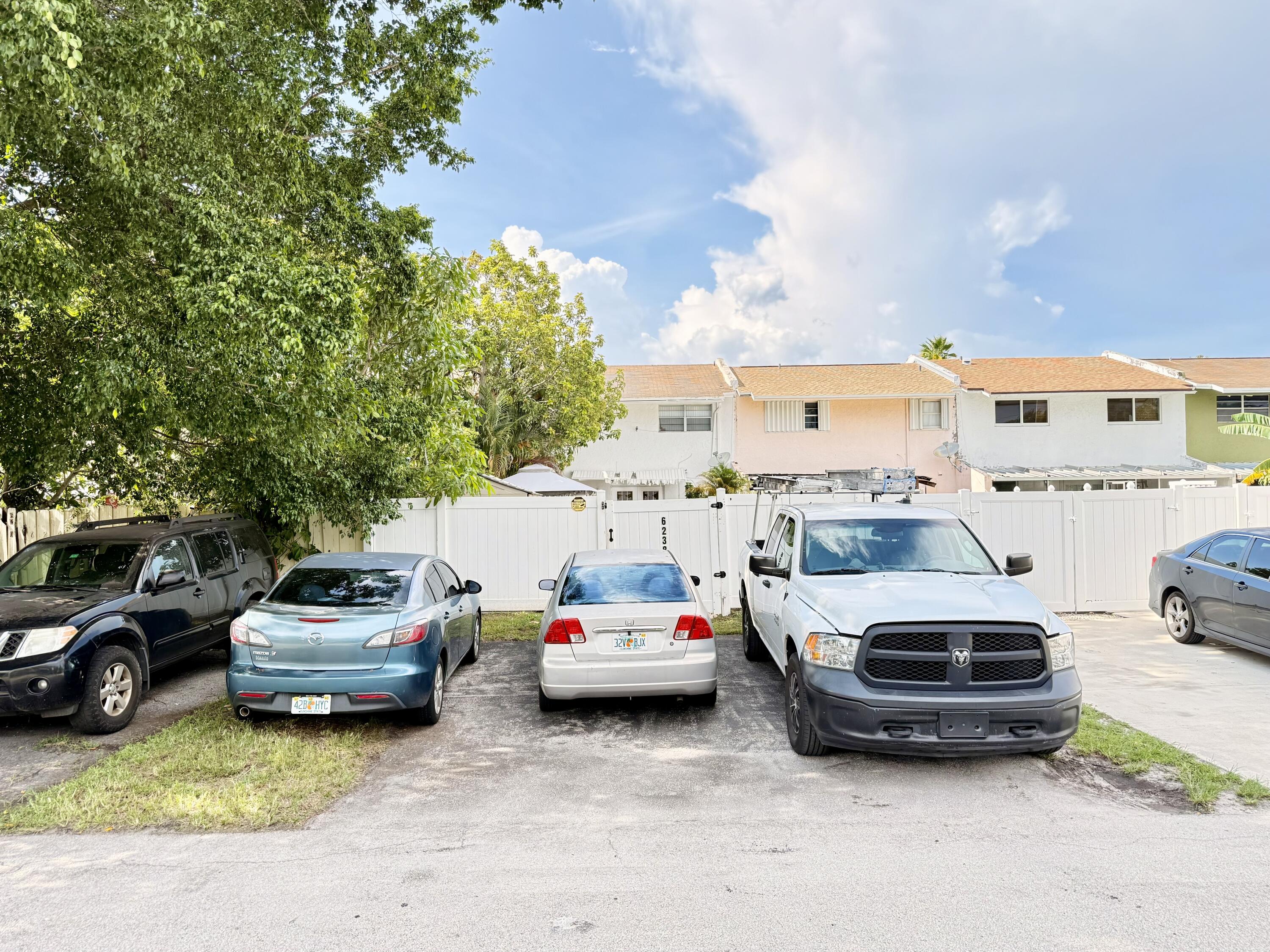 6238 SW 7th Street — Photo 3