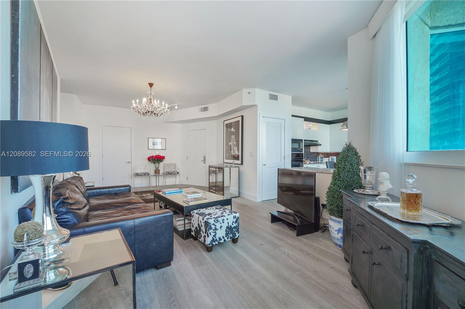 300 S Pointe Dr # 809 — Photo 5