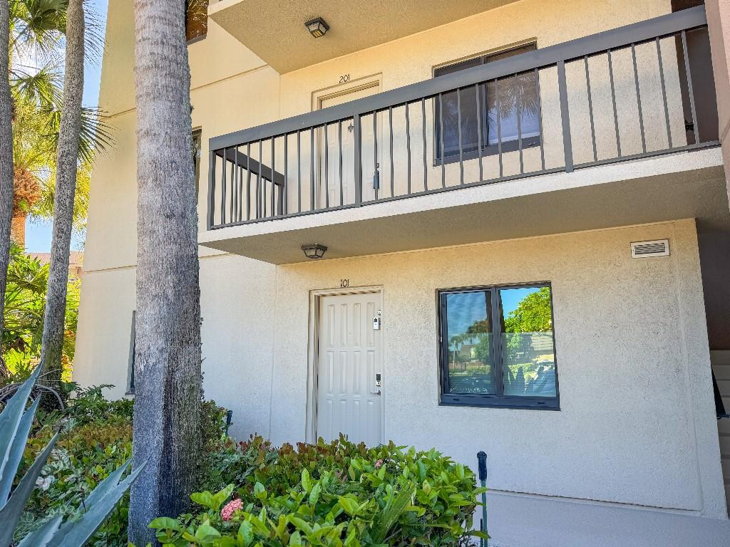 901 Seafarer Circle # 101, Jupiter FL 33477