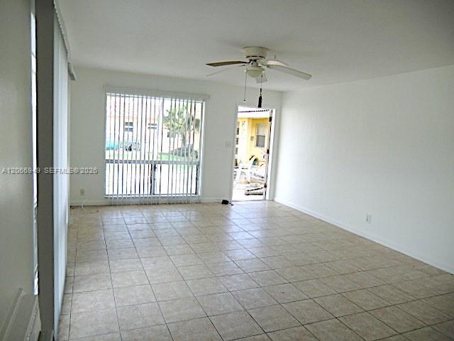 2724 NE 32nd St # 1 — Photo 3