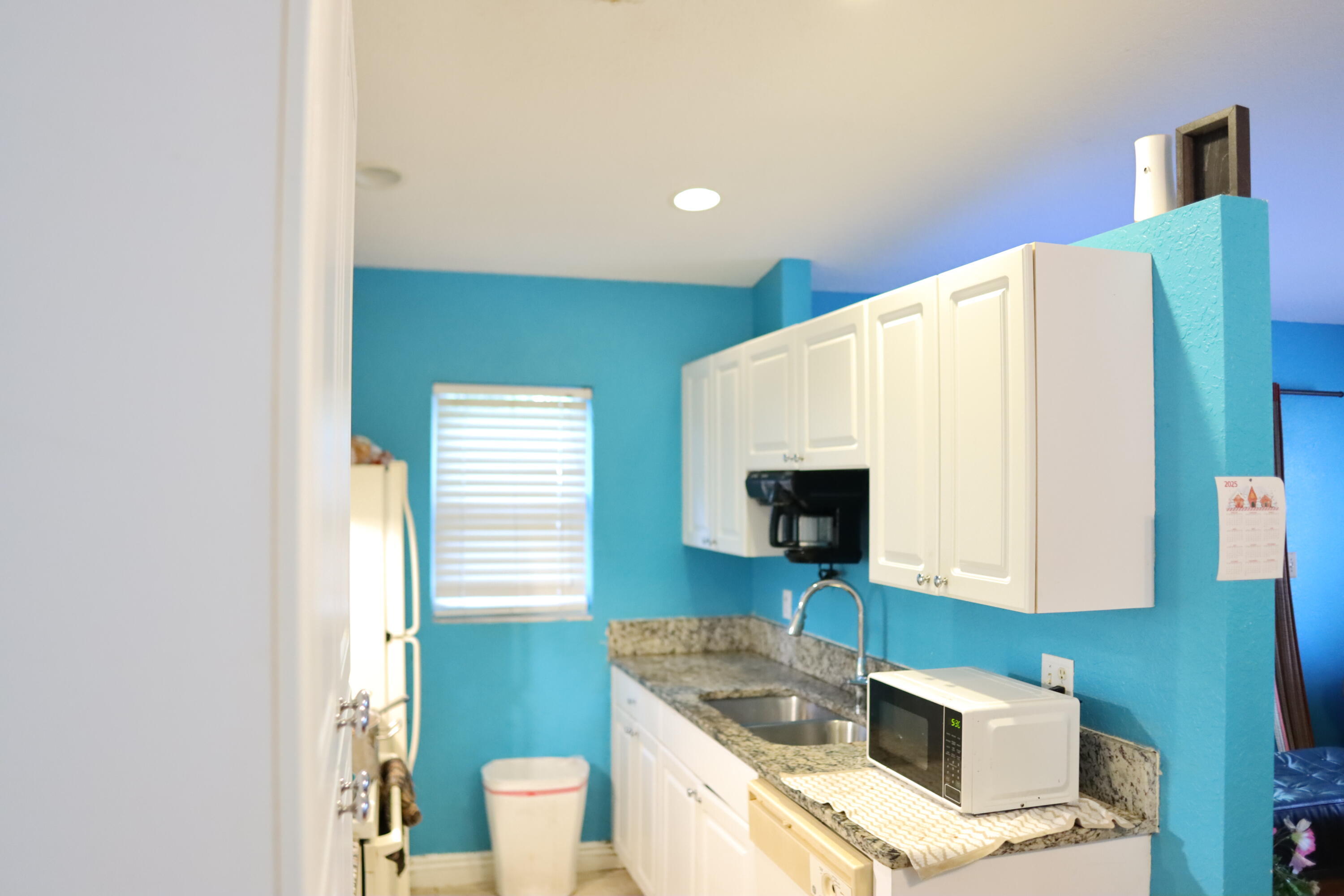 2122 E RIDGE Circle E — Photo 5