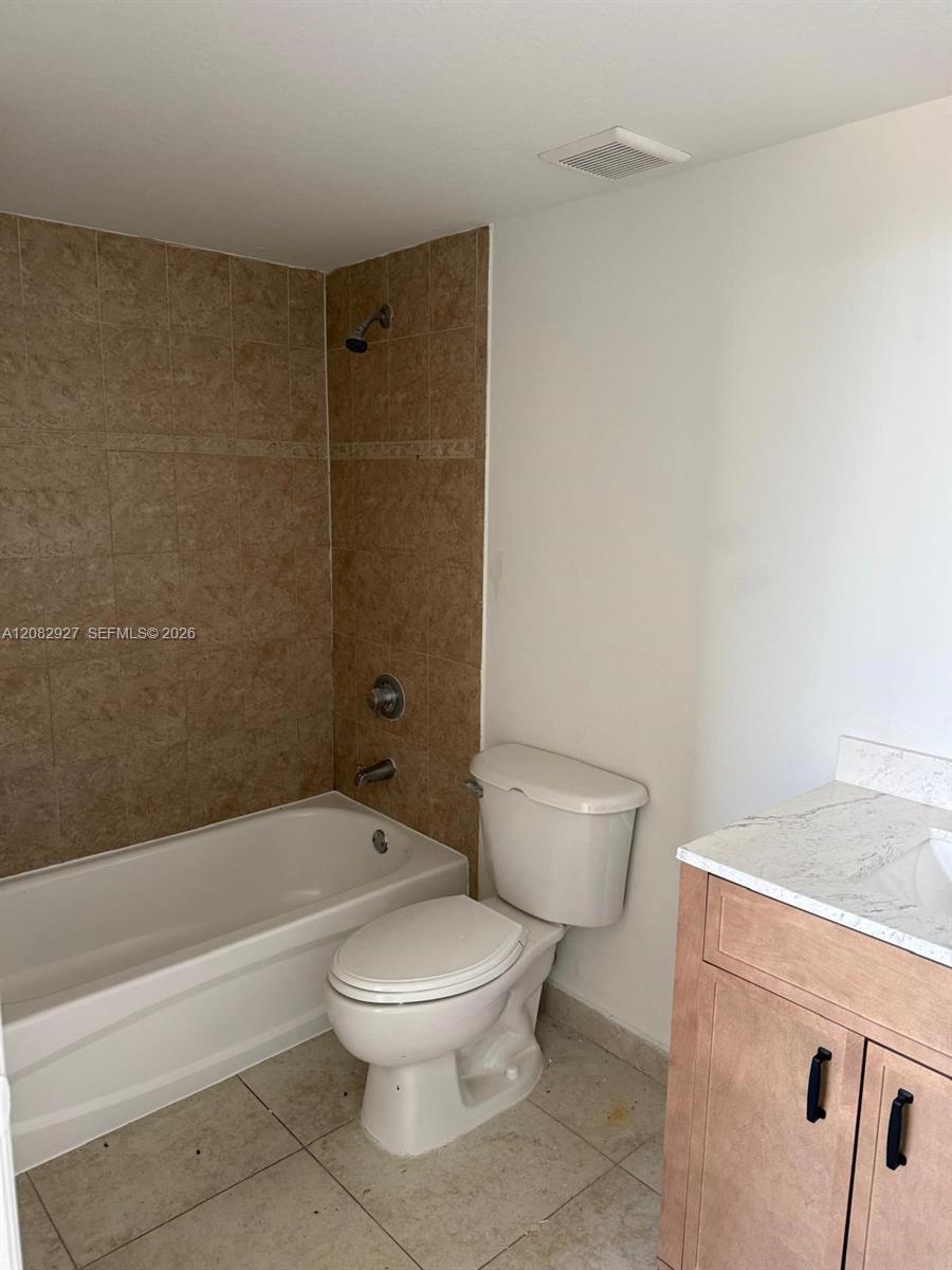 2647 NW 25th ave # 411 — Photo 4
