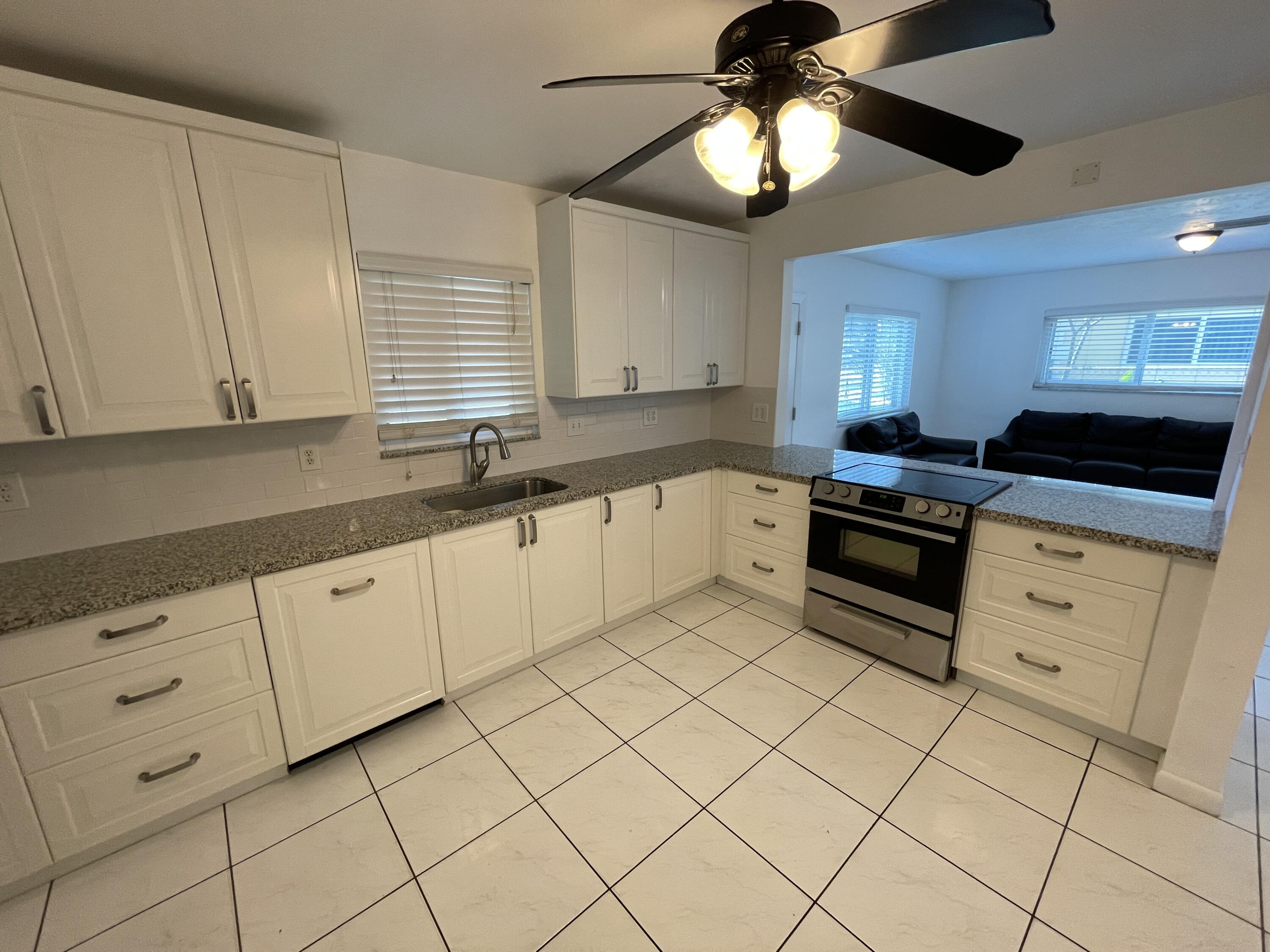 845 NW 10TH Avenue — Photo 3