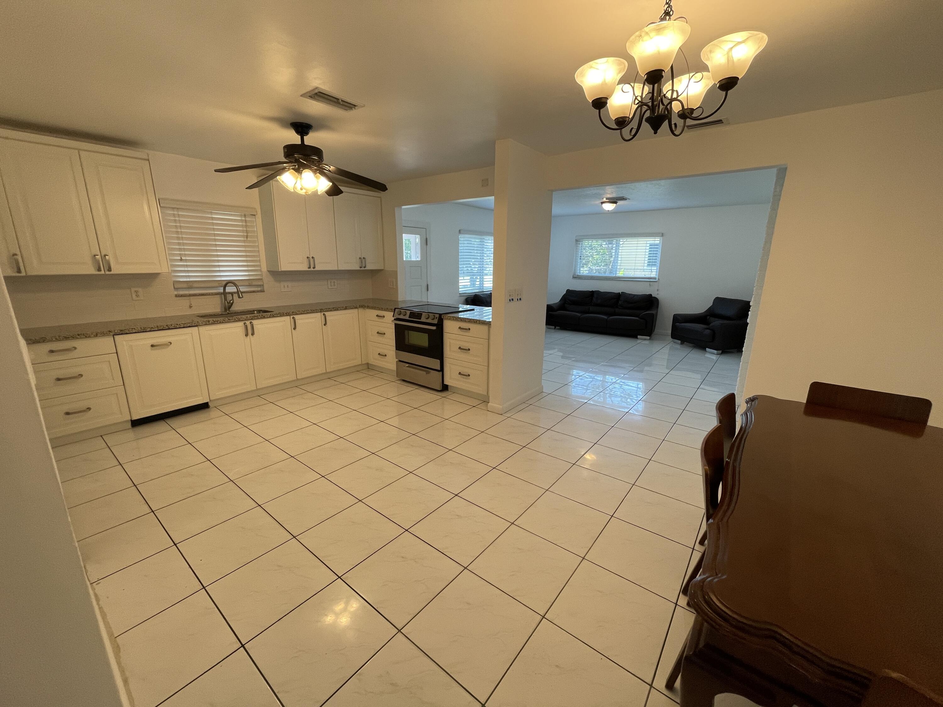 845 NW 10TH Avenue — Photo 5