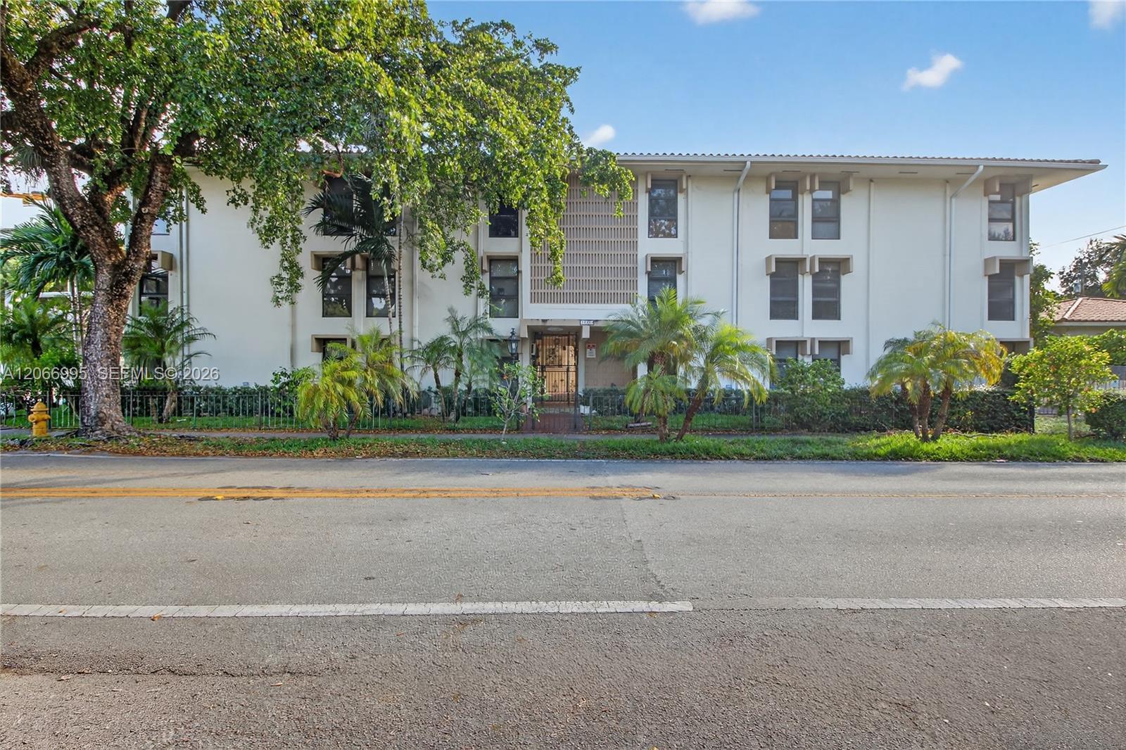 1600 S Le Jeune Rd # 10, Coral Gables FL 33134