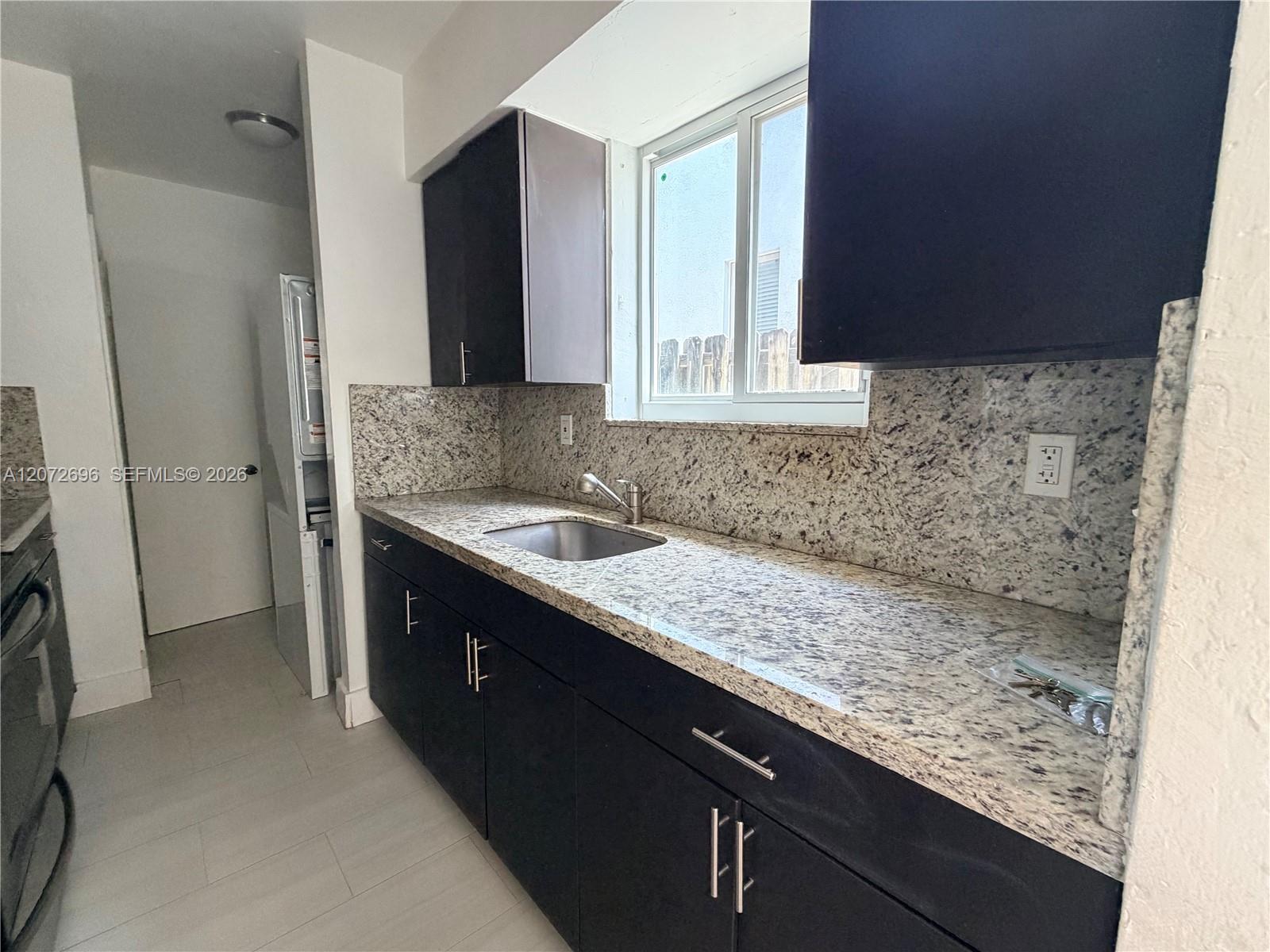 3068 Carter St # 1 — Photo 4