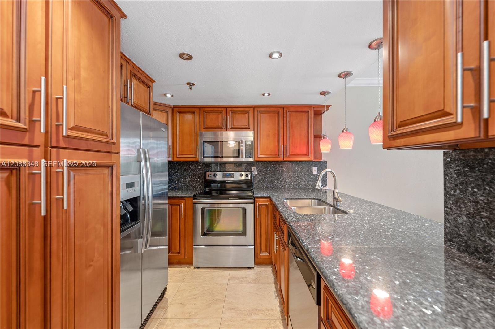 540 Brickell Key Dr # 600 — Photo 2
