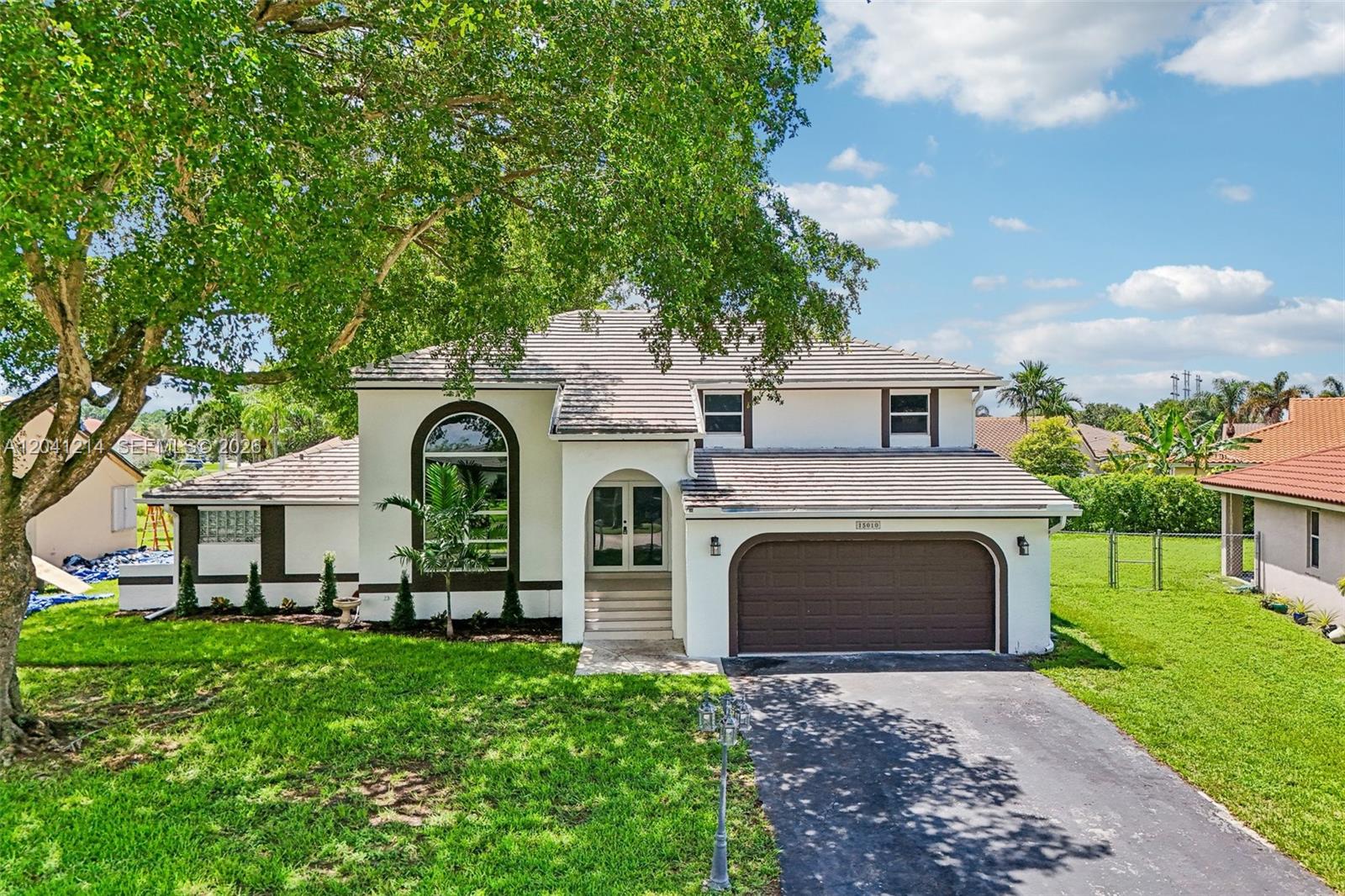 15010 E Falcons Lea Dr, Davie FL 33331