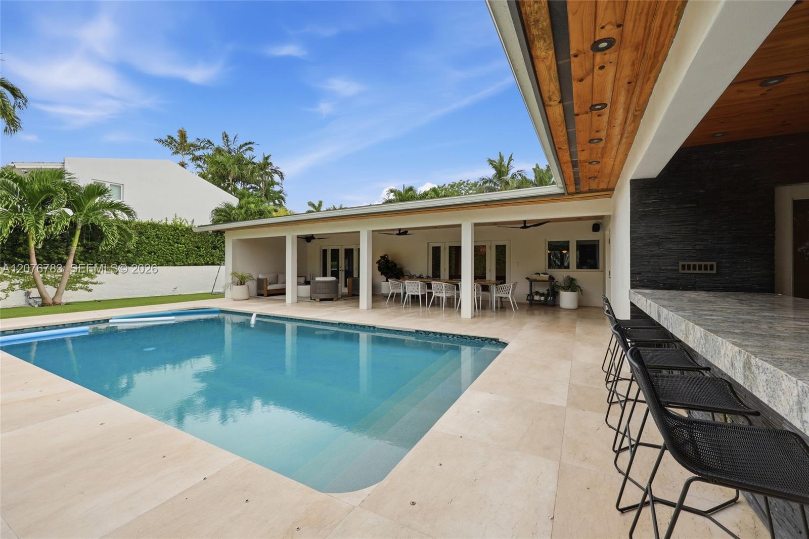 571 S Mashta Dr — Photo 4