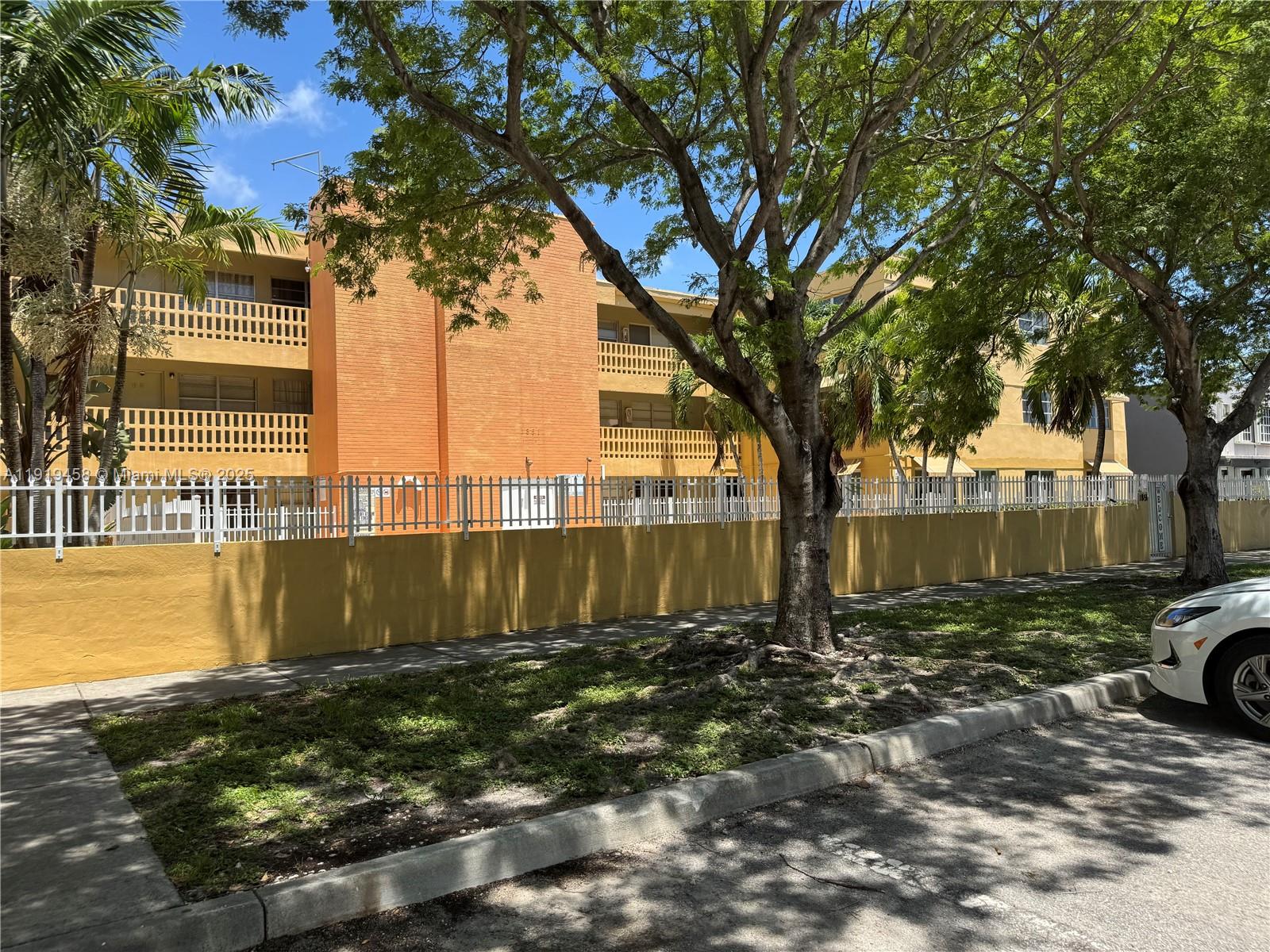 1851 NE 168th St # A2, North Miami Beach FL 33162