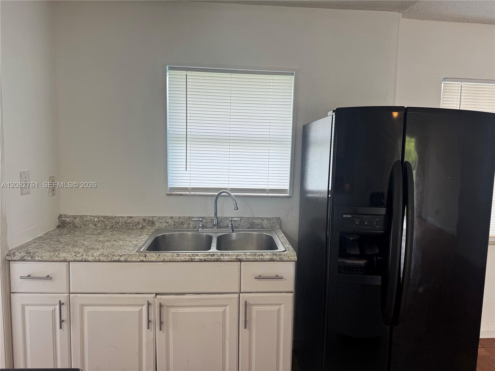 717 SW 79th Ave — Photo 4