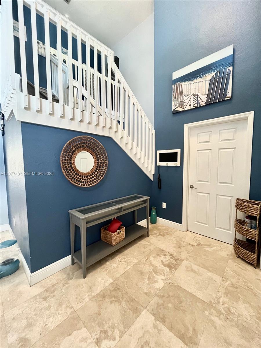 912 NE 35th Ave — Photo 3