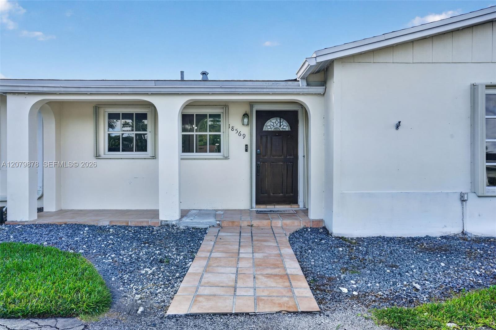 18569 SW 89th Pl — Photo 3