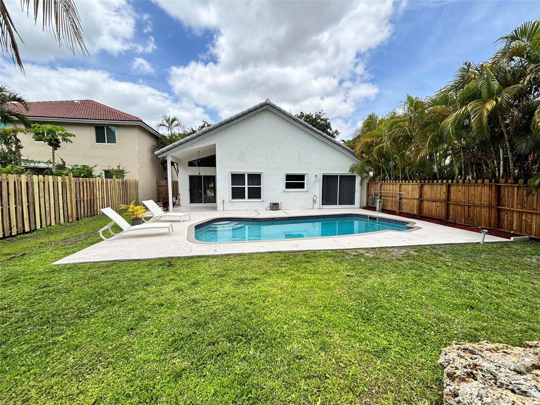 2990 NW 68th Avenue, Margate FL 33063