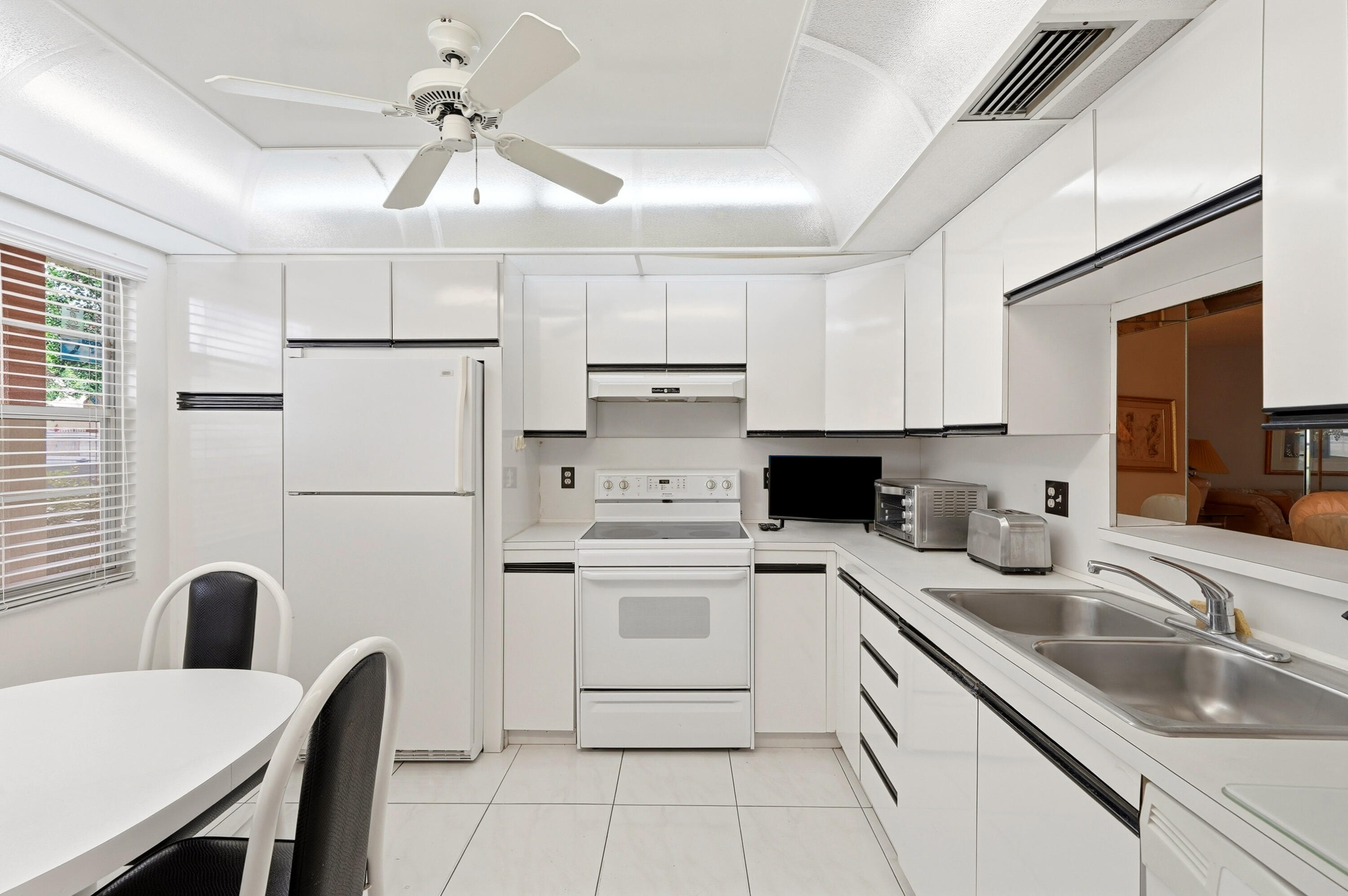2302 Lucaya Lane # E1, Coconut Creek FL 33066