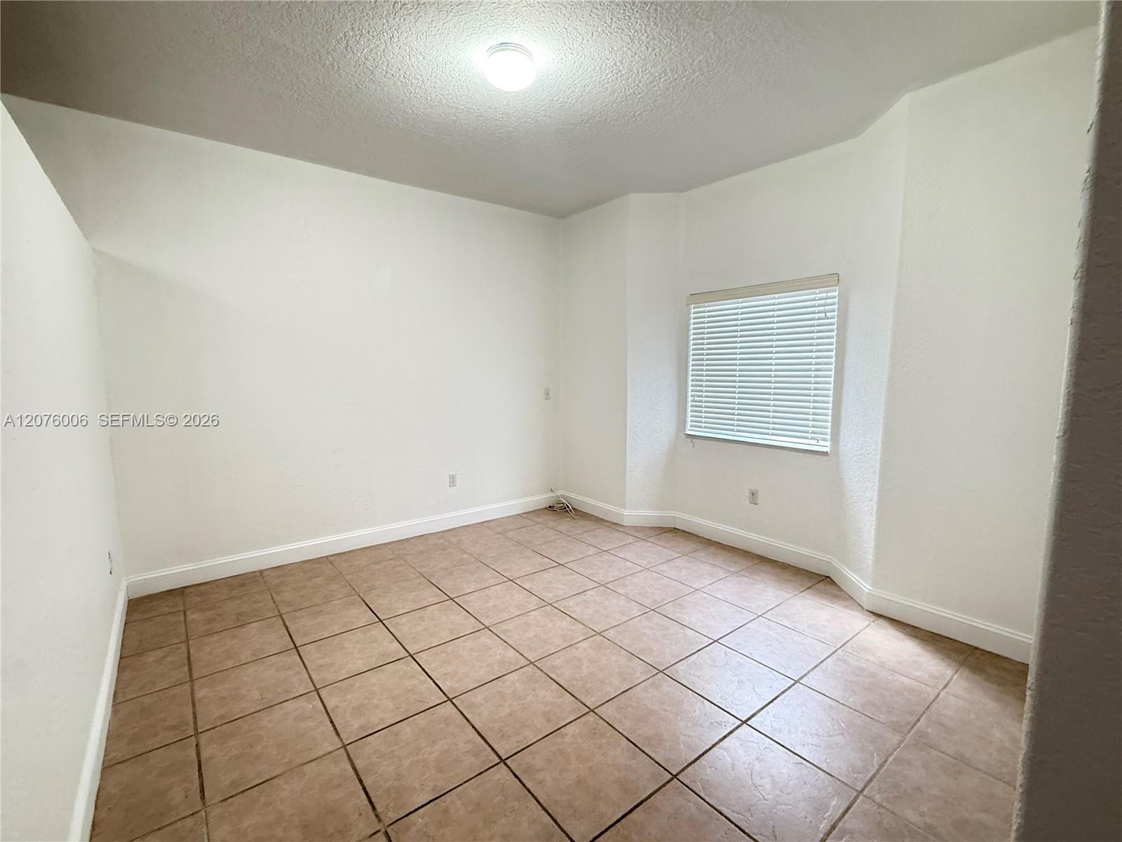 15957 SW 54th Ter — Photo 5
