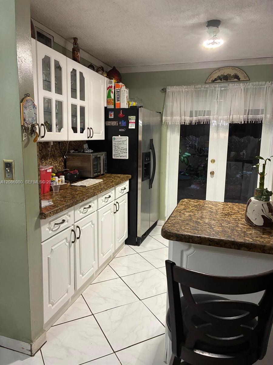 2403 W 76th St # 102 — Photo 4