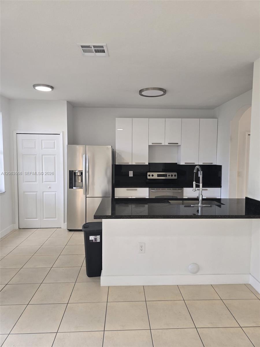 10824 SW 240th Ln — Photo 3