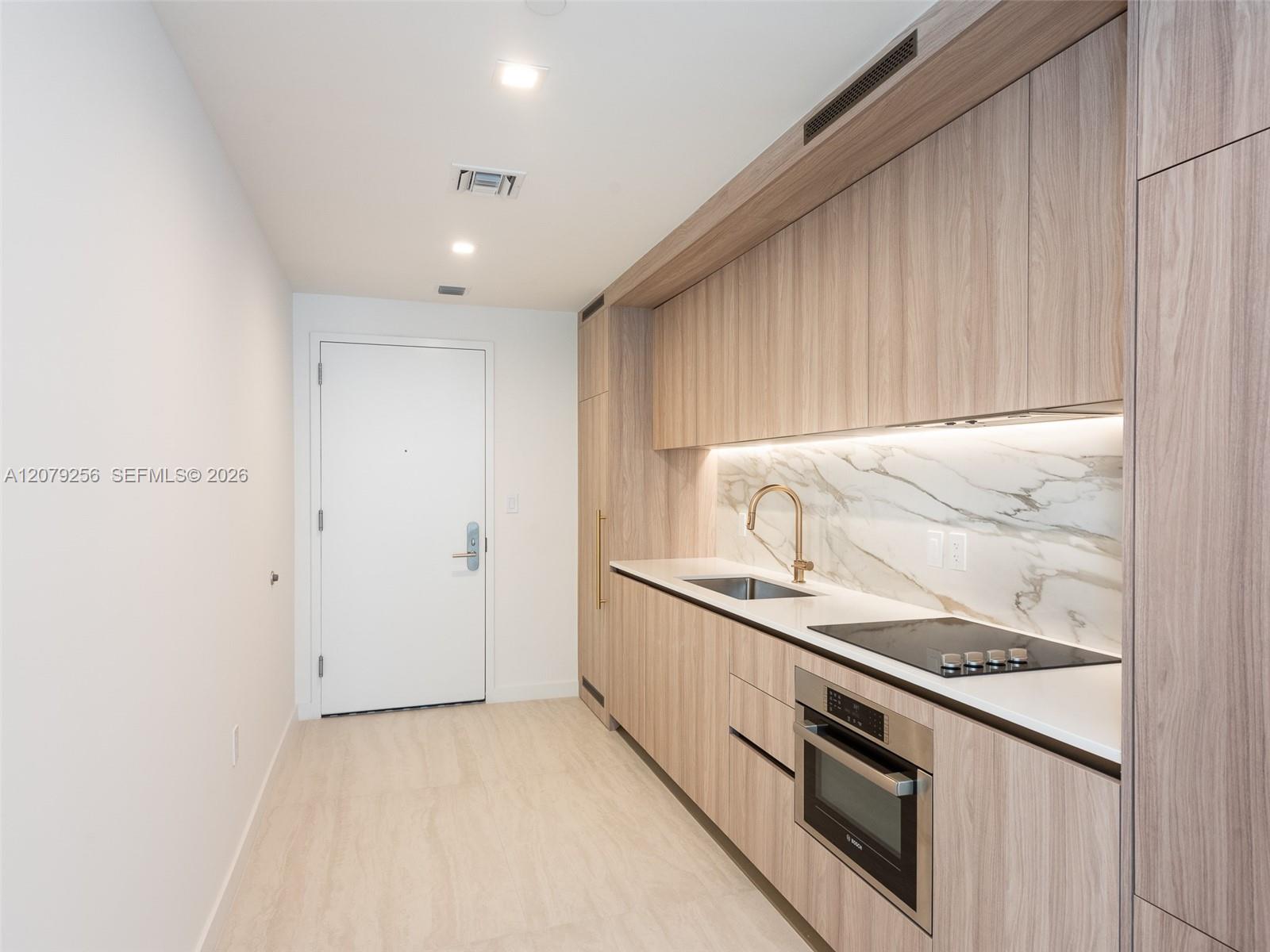 77 SE 5th St # 1714 — Photo 5