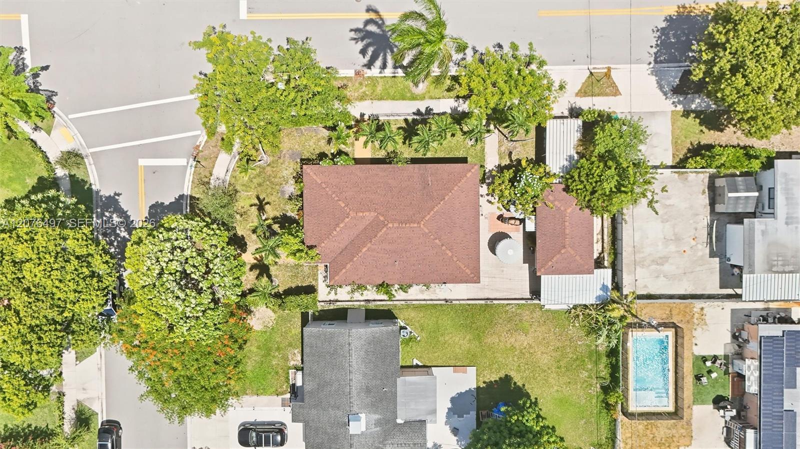 1200 SW 18th Ave — Photo 4