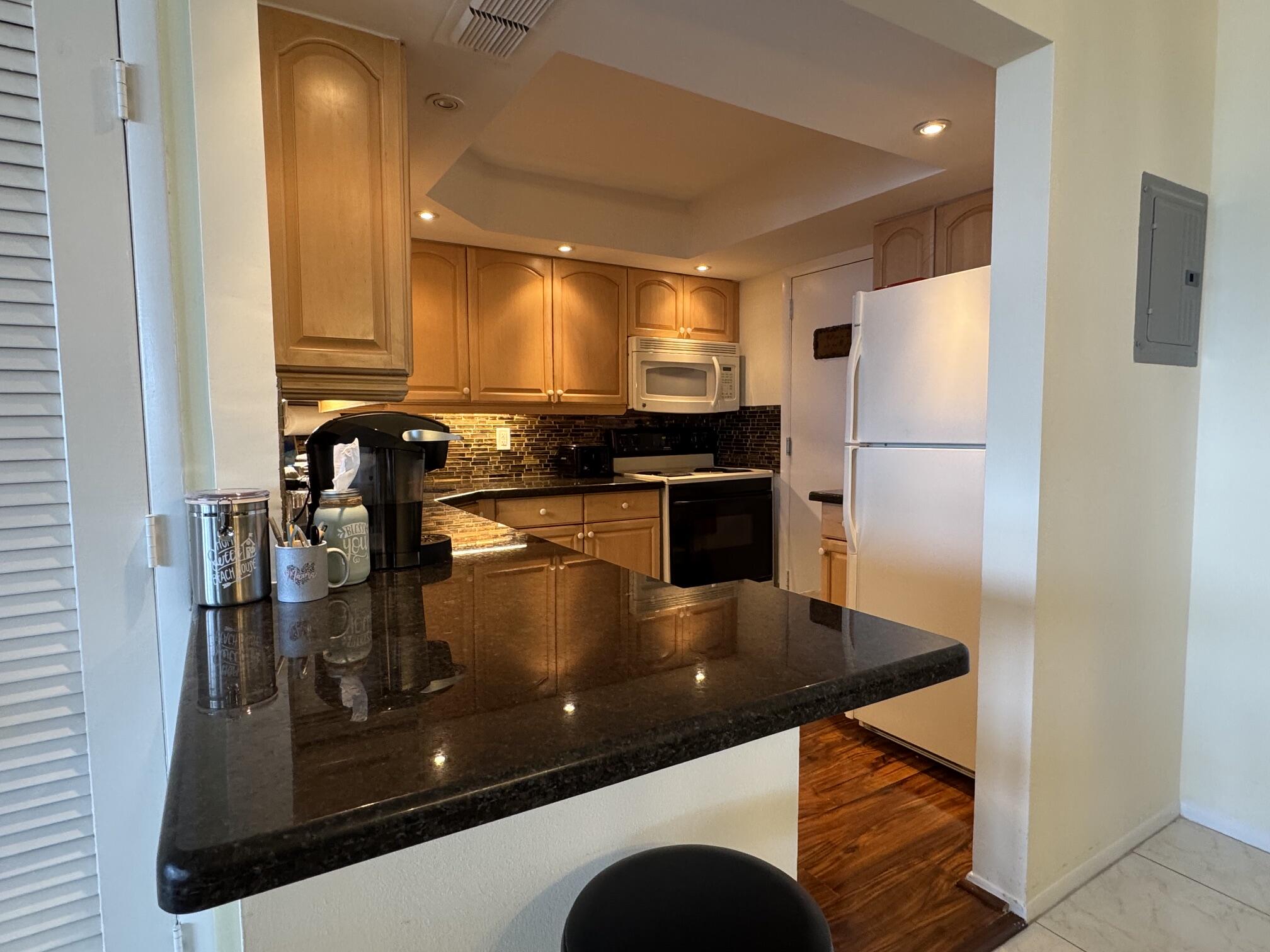 305 N POMPANO BEACH Boulevard # PH05 — Photo 5
