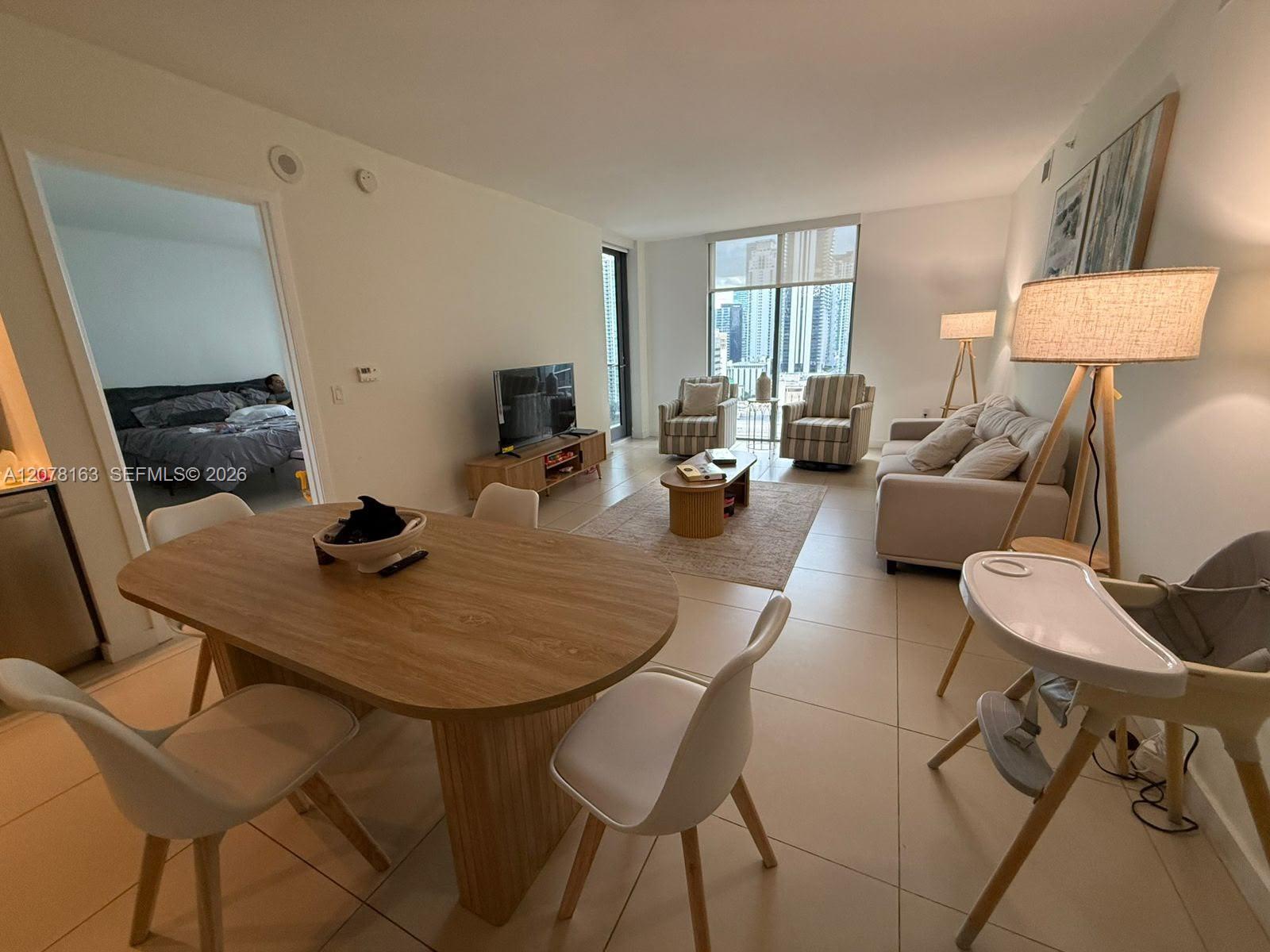 31 SE 6th St # 2407 — Photo 3