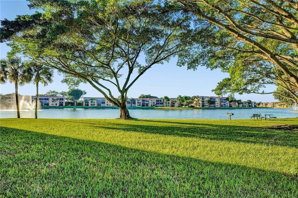 6114 Coral Lake Drive — Photo 5