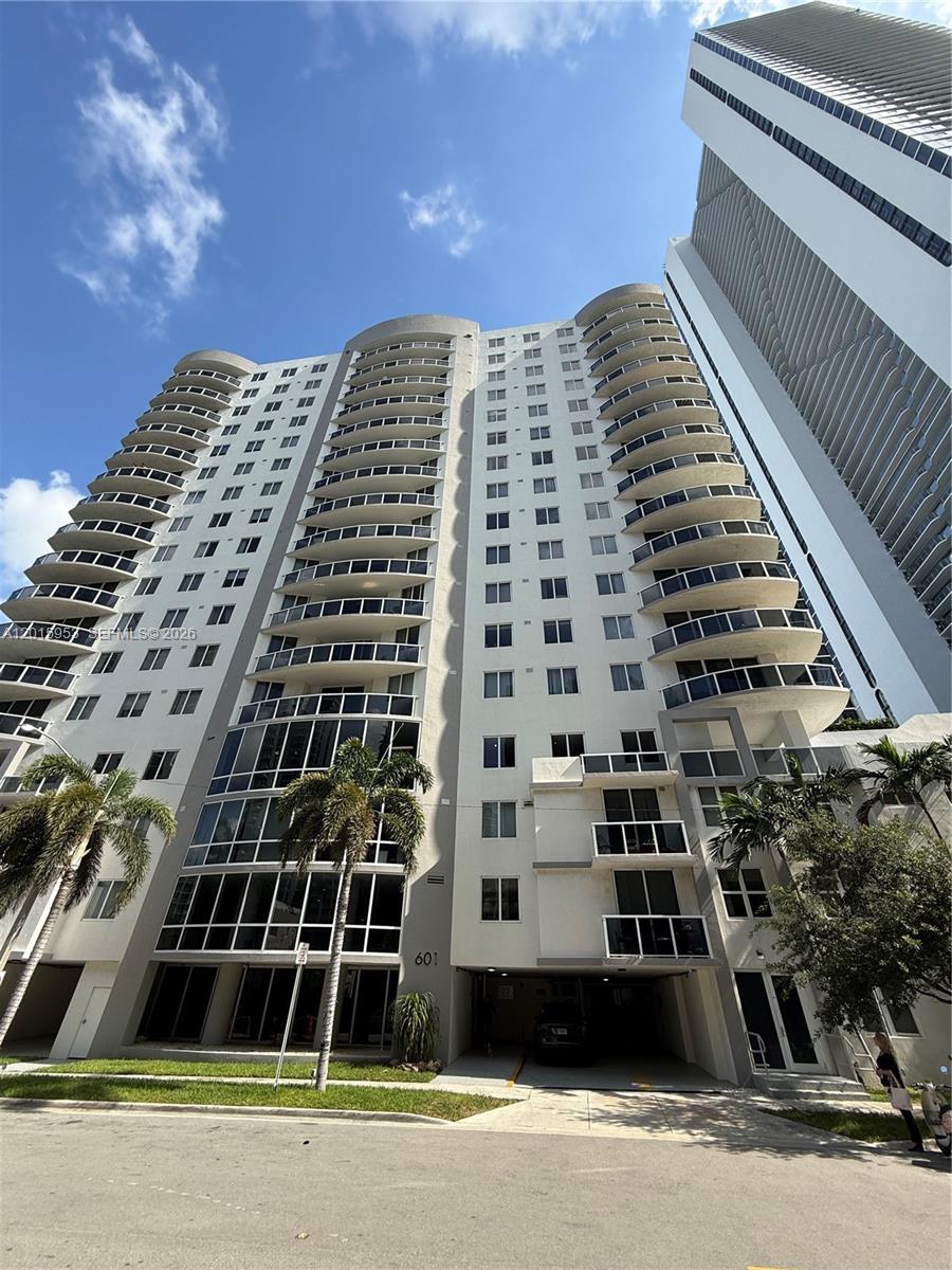 601 NE 23rd St # 707, Miami FL 33137