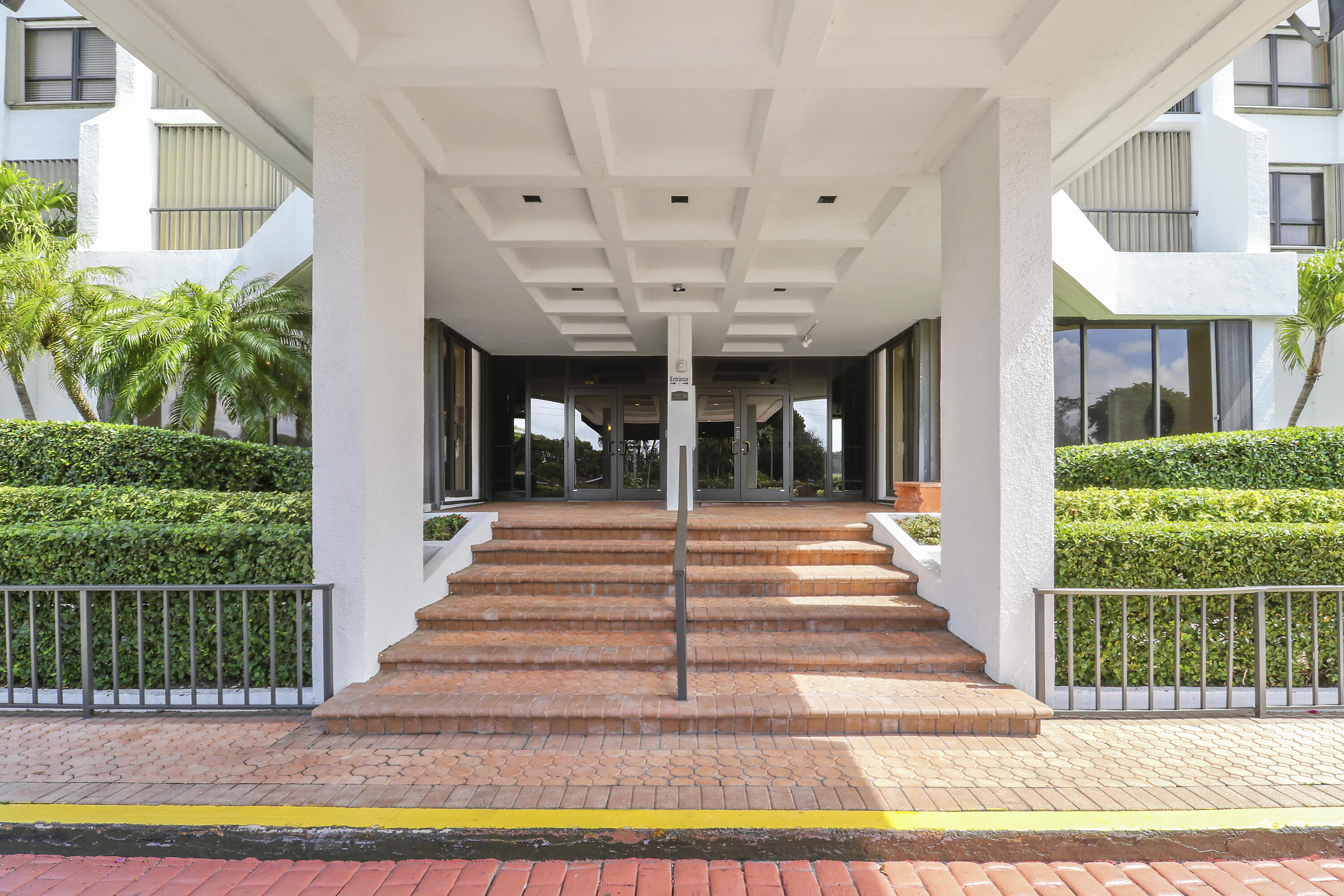 5600 N FLAGLER Drive # 1001 — Photo 3