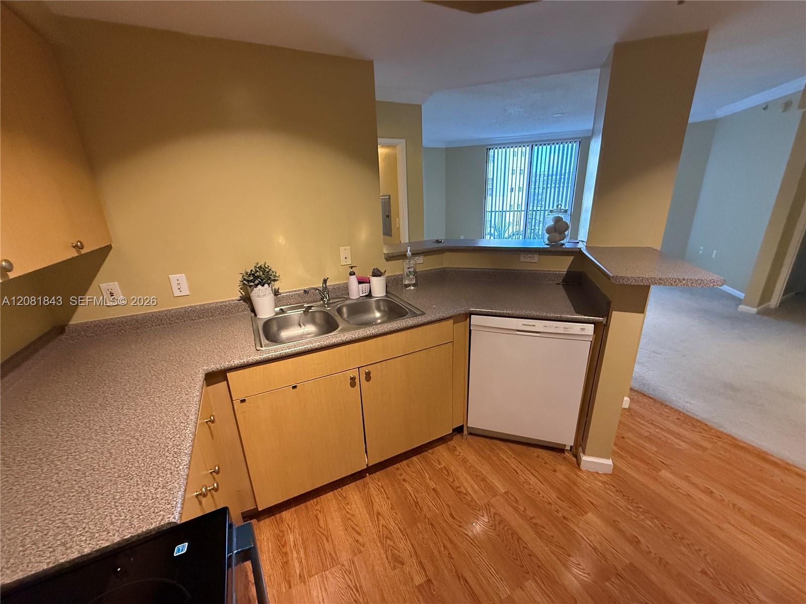 1919 Van Buren St # 608A — Photo 4