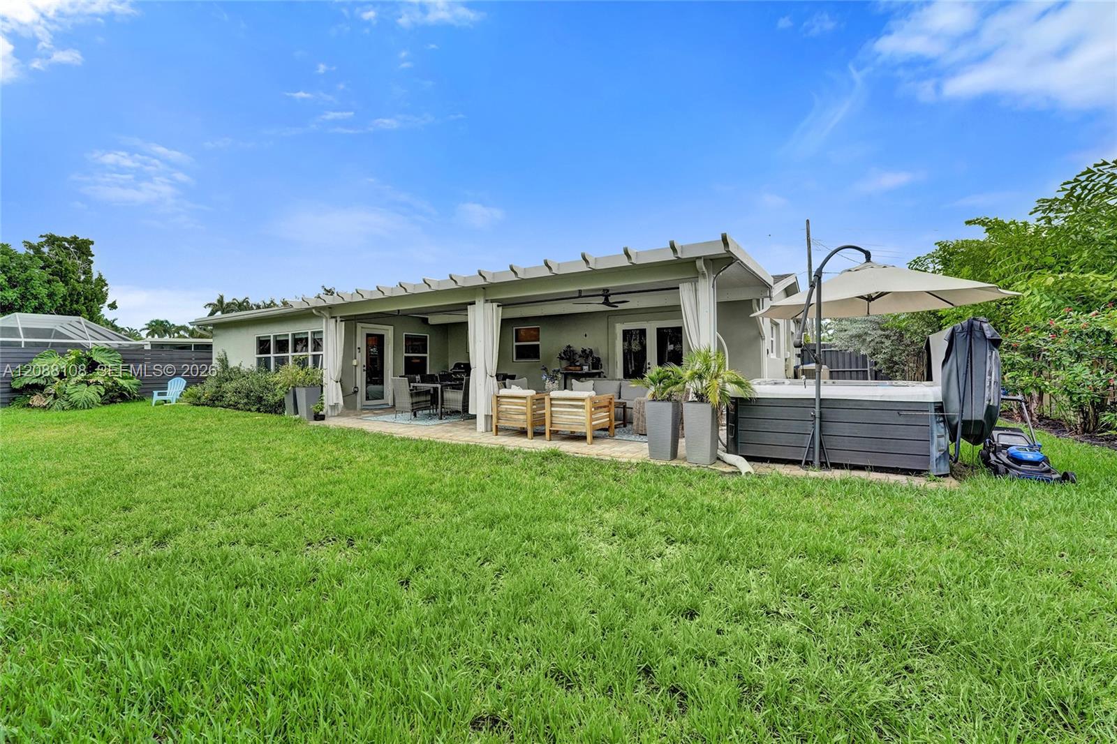 418 NW 20th St — Photo 3