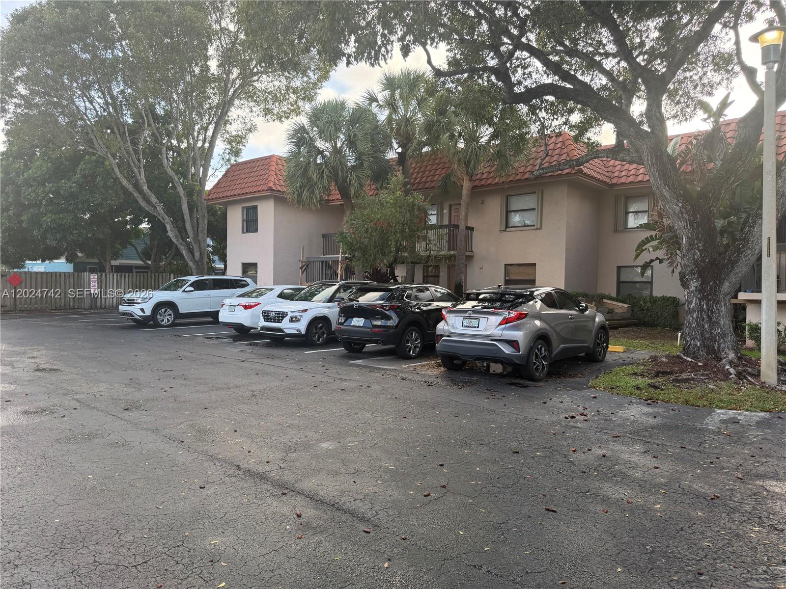 15718 E Waterside Cir # 102, Sunrise FL 33326