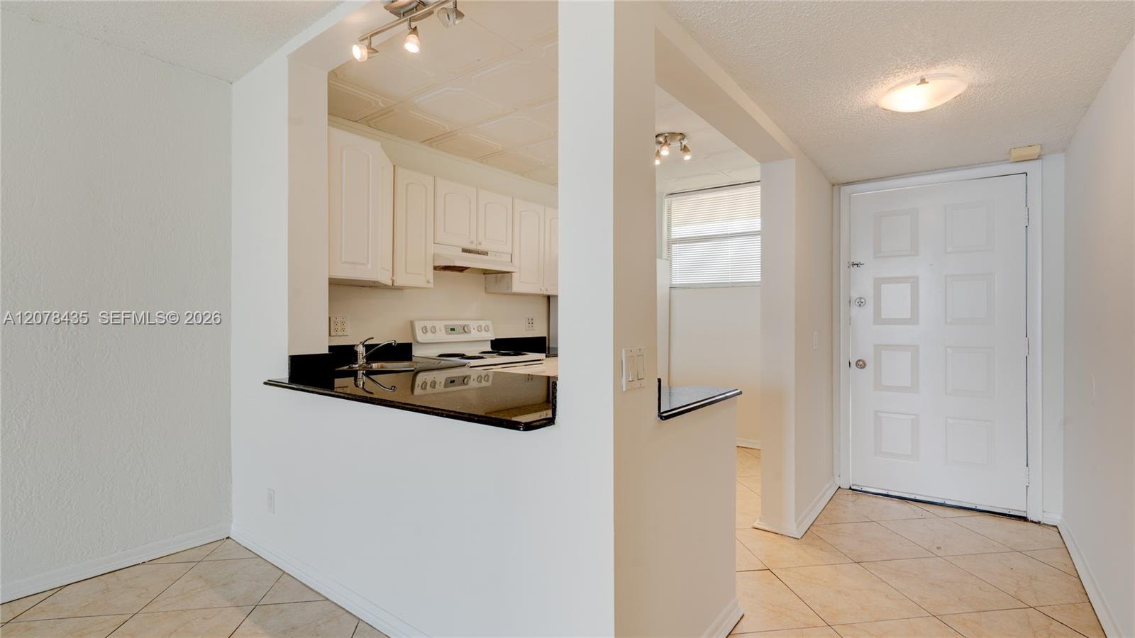 114 Lake Emerald Dr # 409 — Photo 5