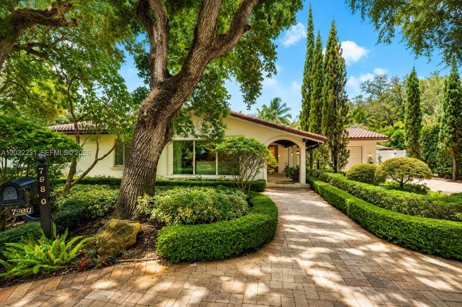 7980 SW 52nd Ave — Photo 3