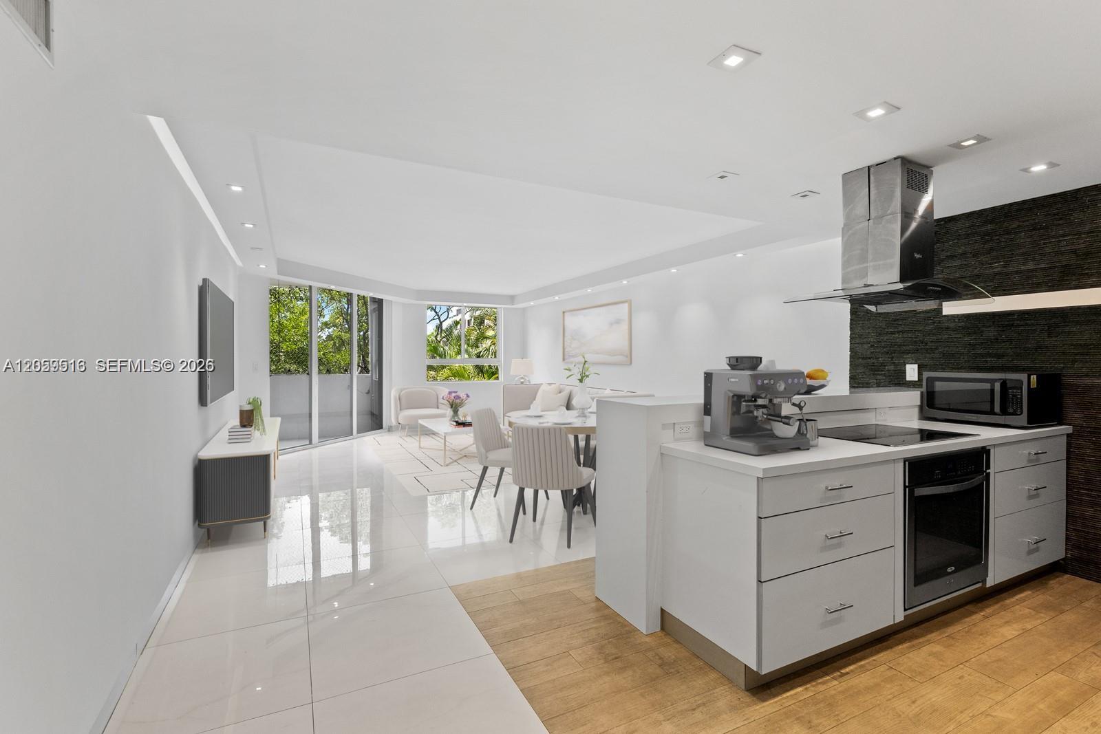 181 Crandon Blvd # 207, Key Biscayne FL 33149