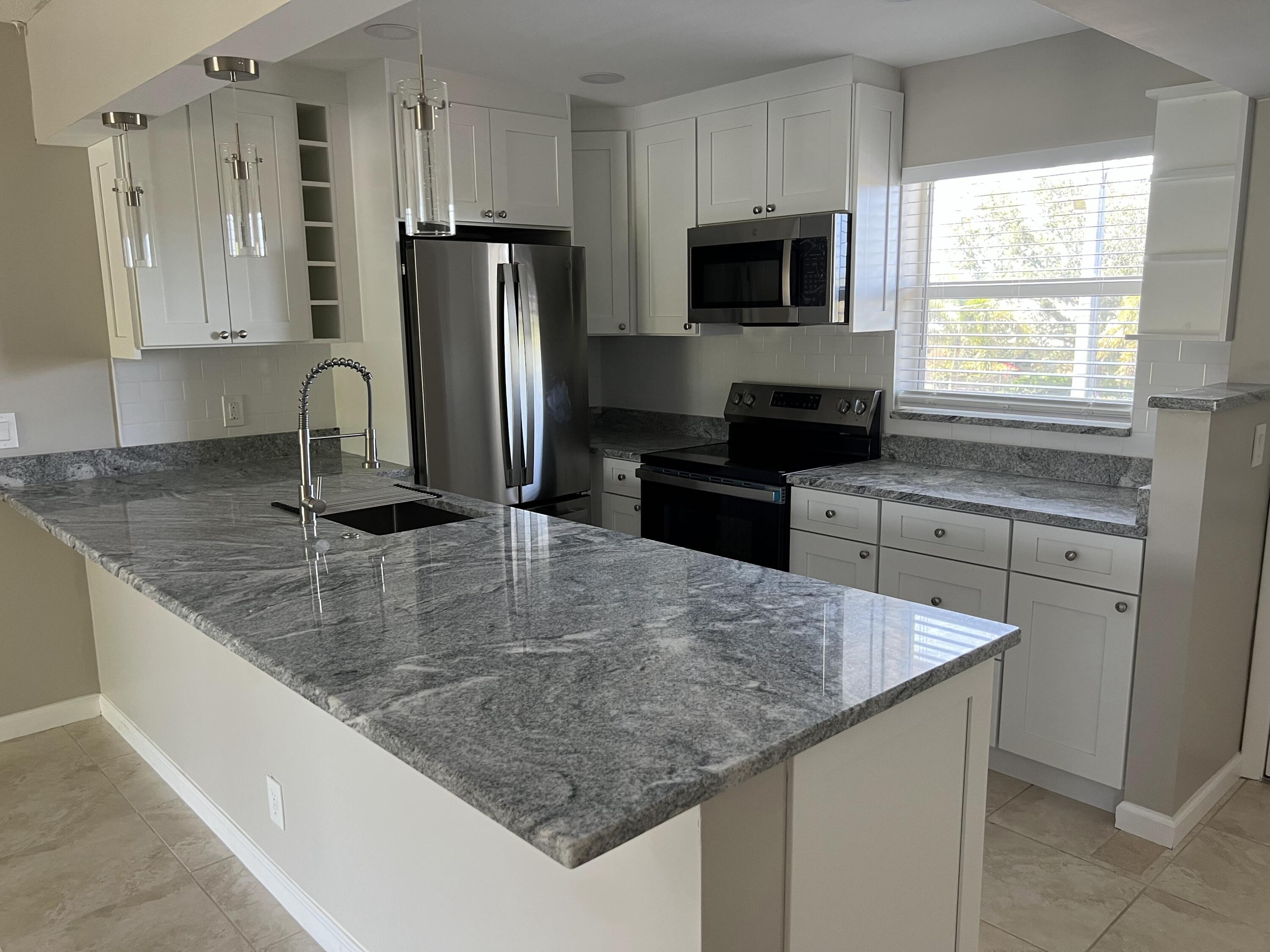 230 NE 26th Avenue # 207, Boynton Beach FL 33435