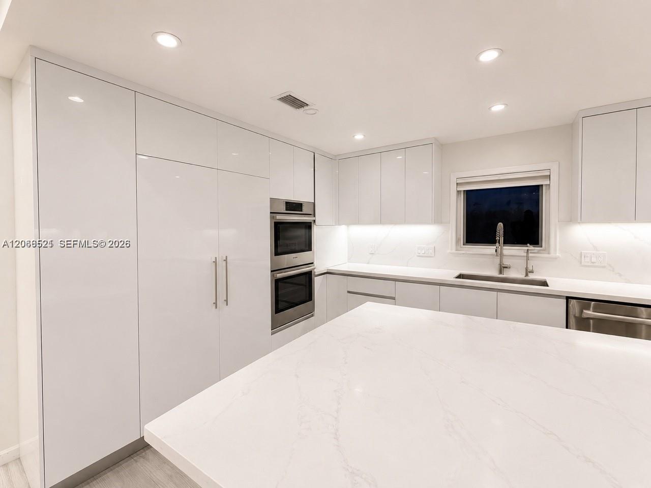 2616 Oakbrook Ct — Photo 4