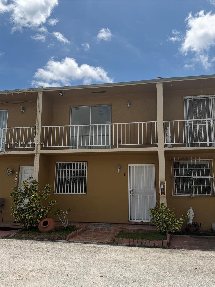 10962 SW 4th St # I2 — Photo 2