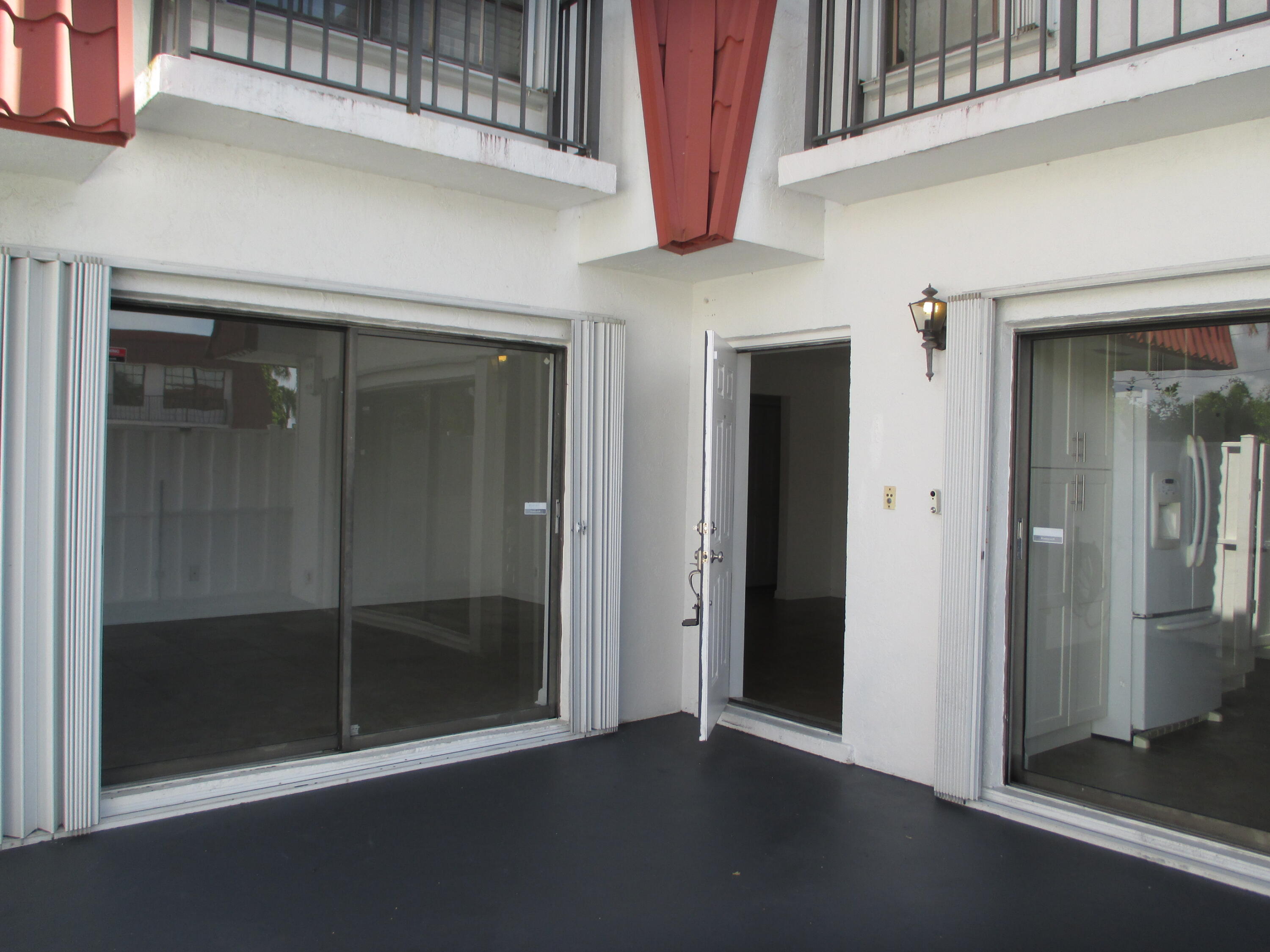 1437 PRINCETON Lane — Photo 3