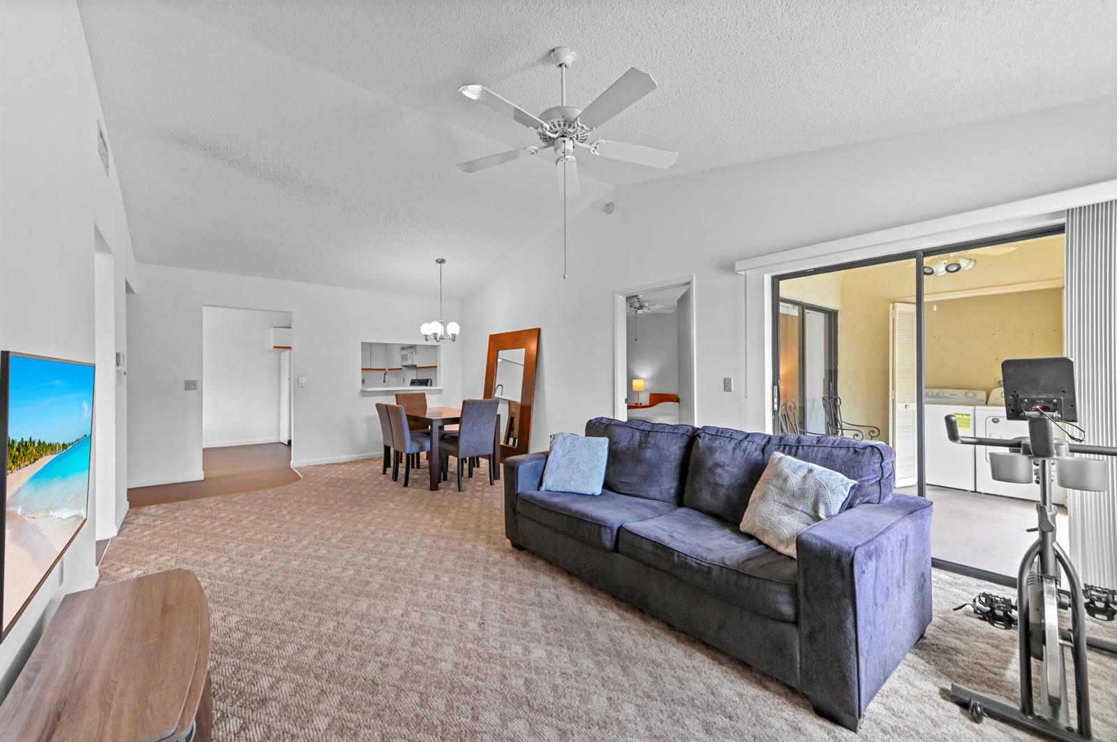 06 Living room 03