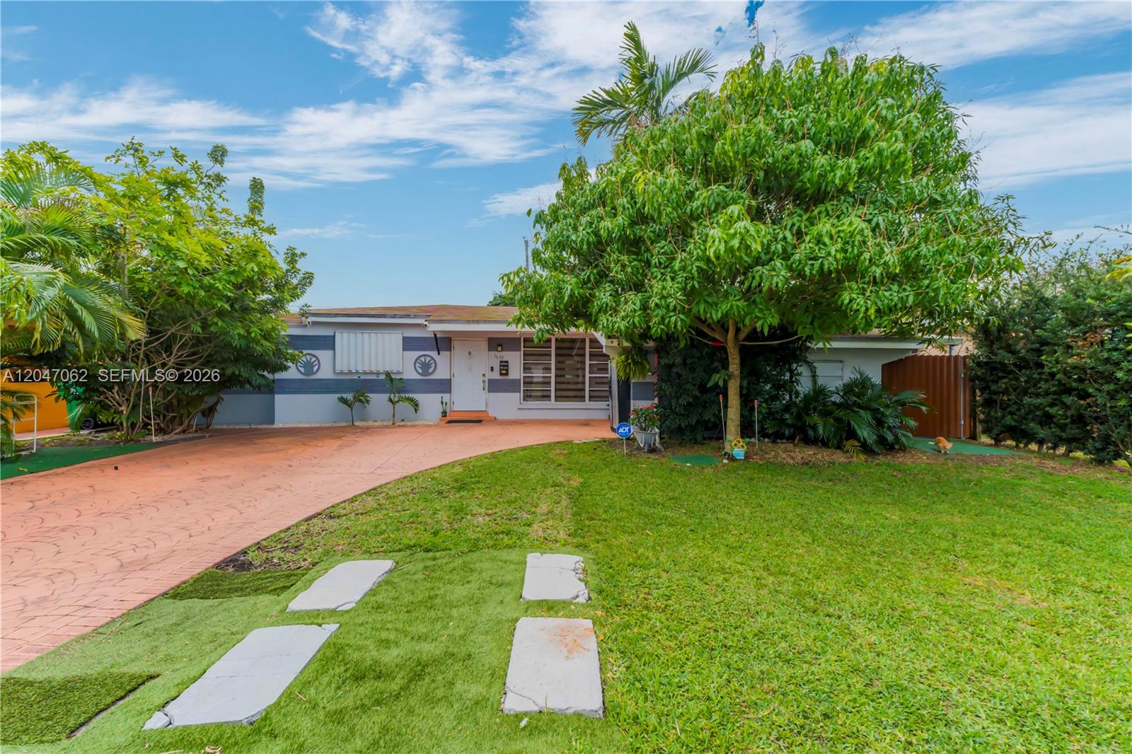 7630 Plantation Blvd — Photo 2