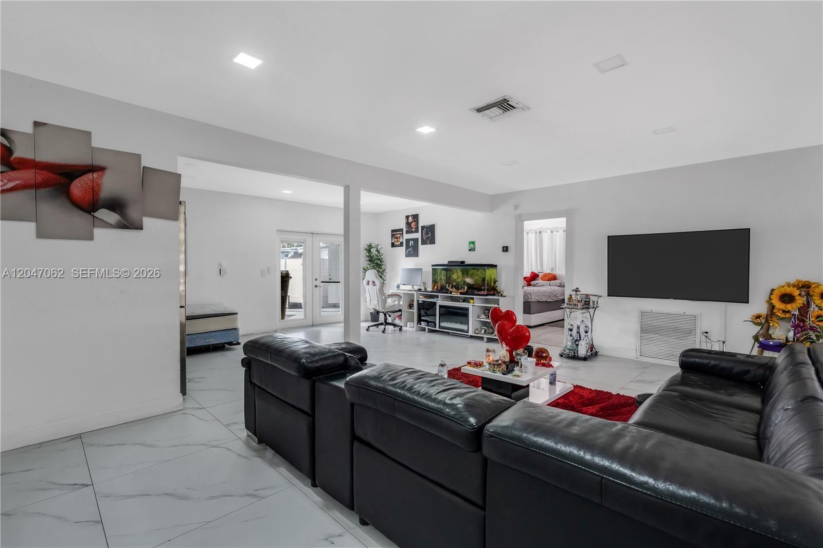 7630 Plantation Blvd — Photo 3