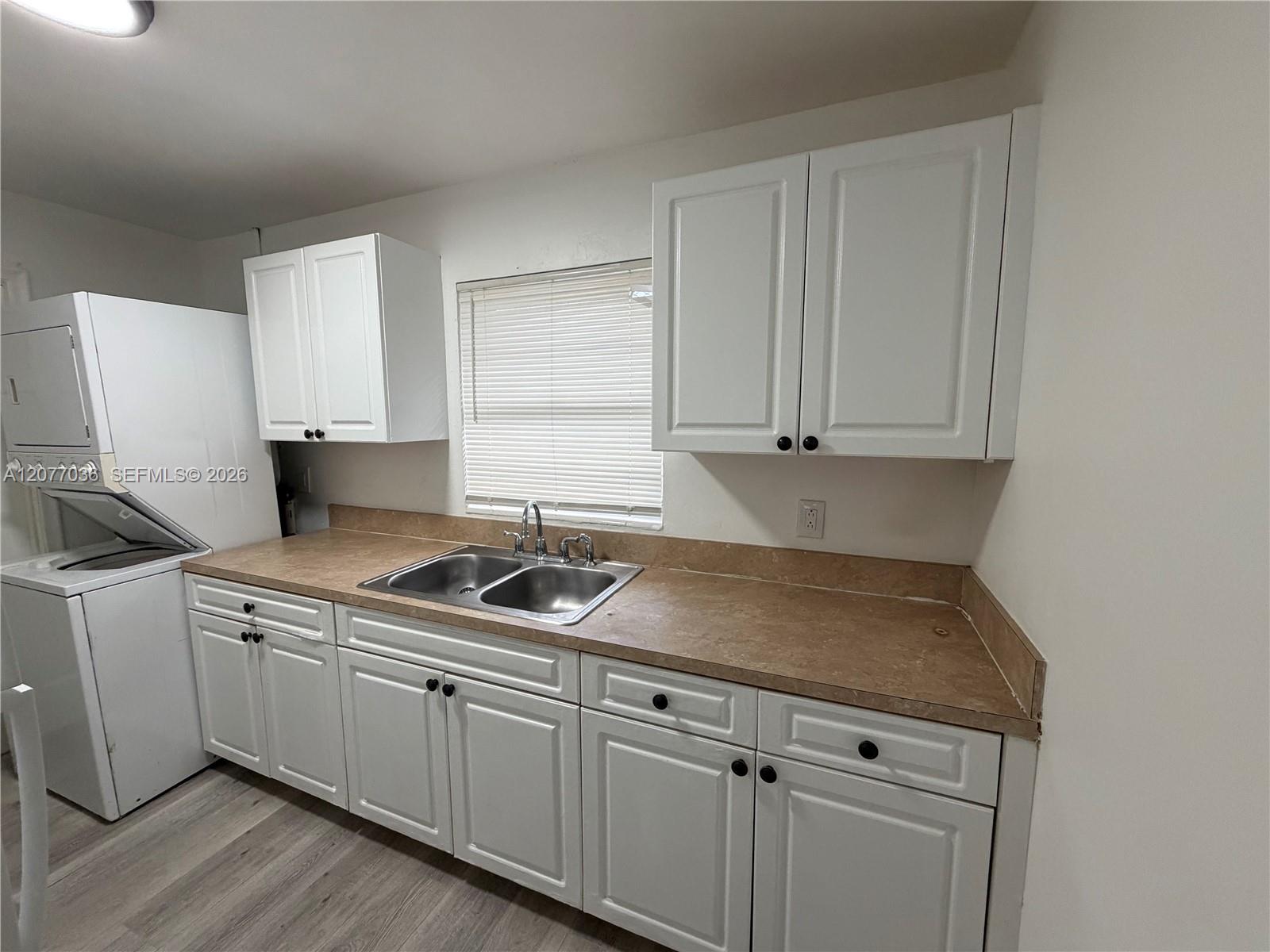 1245 W 35th St # 2 — Photo 3