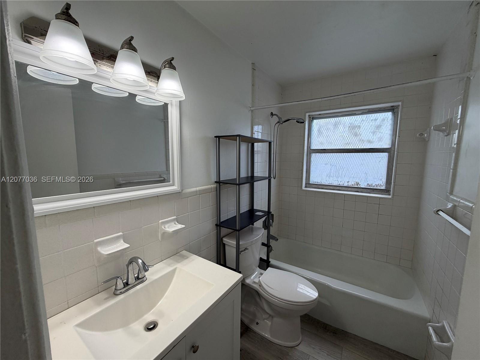 1245 W 35th St # 2 — Photo 5