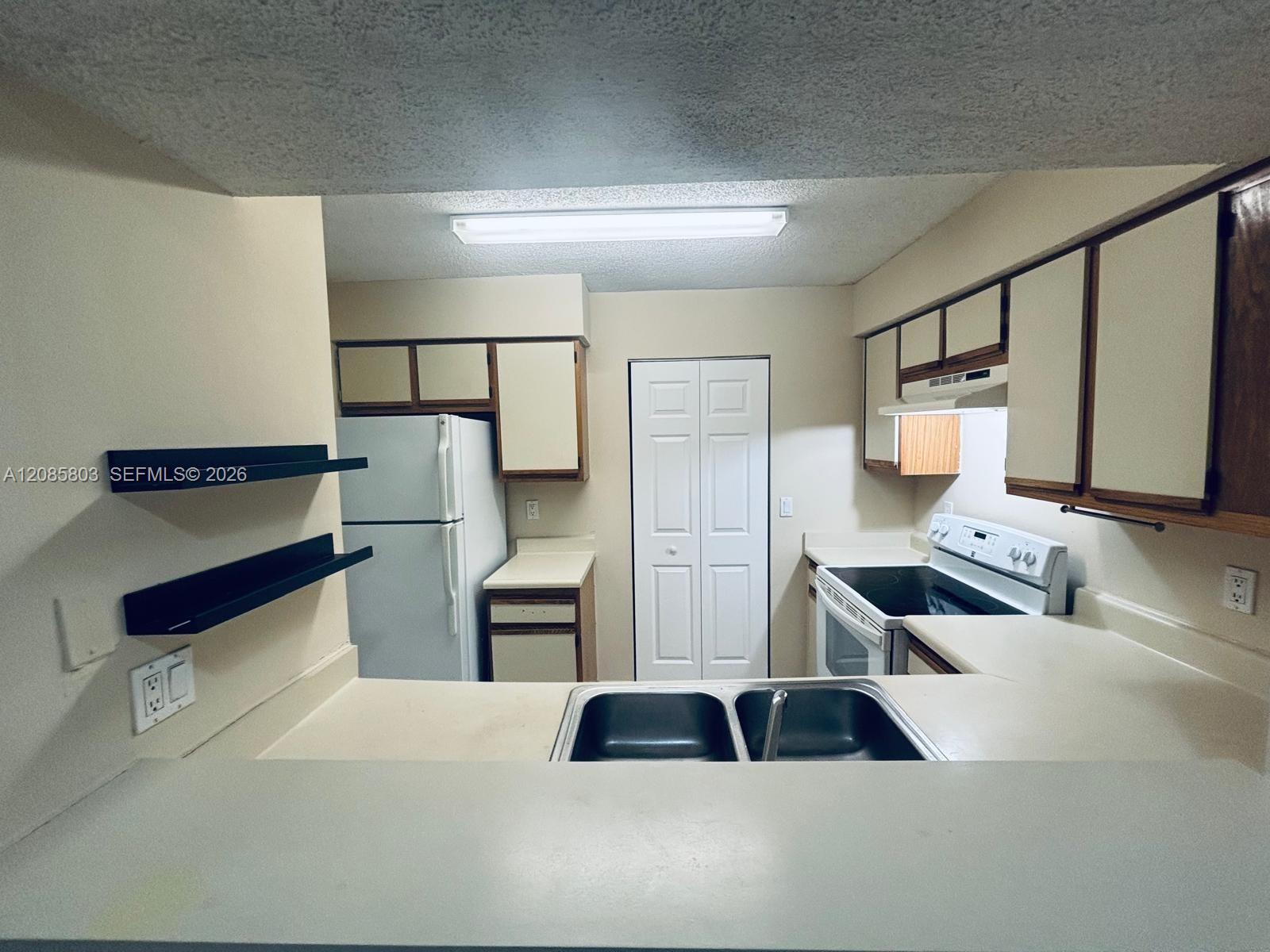 1245 SW 46th Ave # 1201 — Photo 5