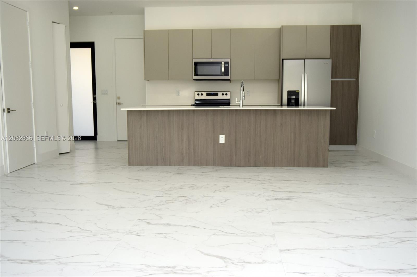 4218 NE 7th Terrace # 4 — Photo 5